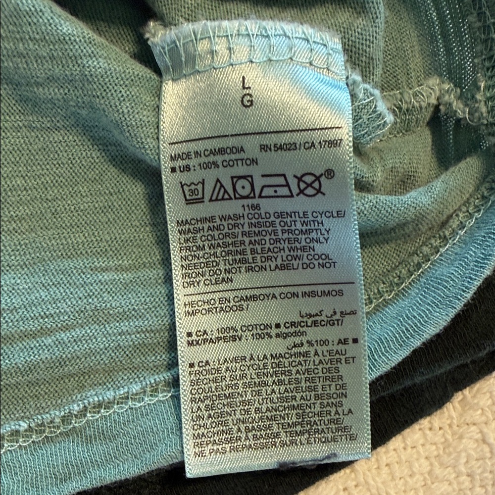 Old Navy Lot of 3 short sleeve t-shirts, pink, light aqua, forest green Large - Picture 8 of 10